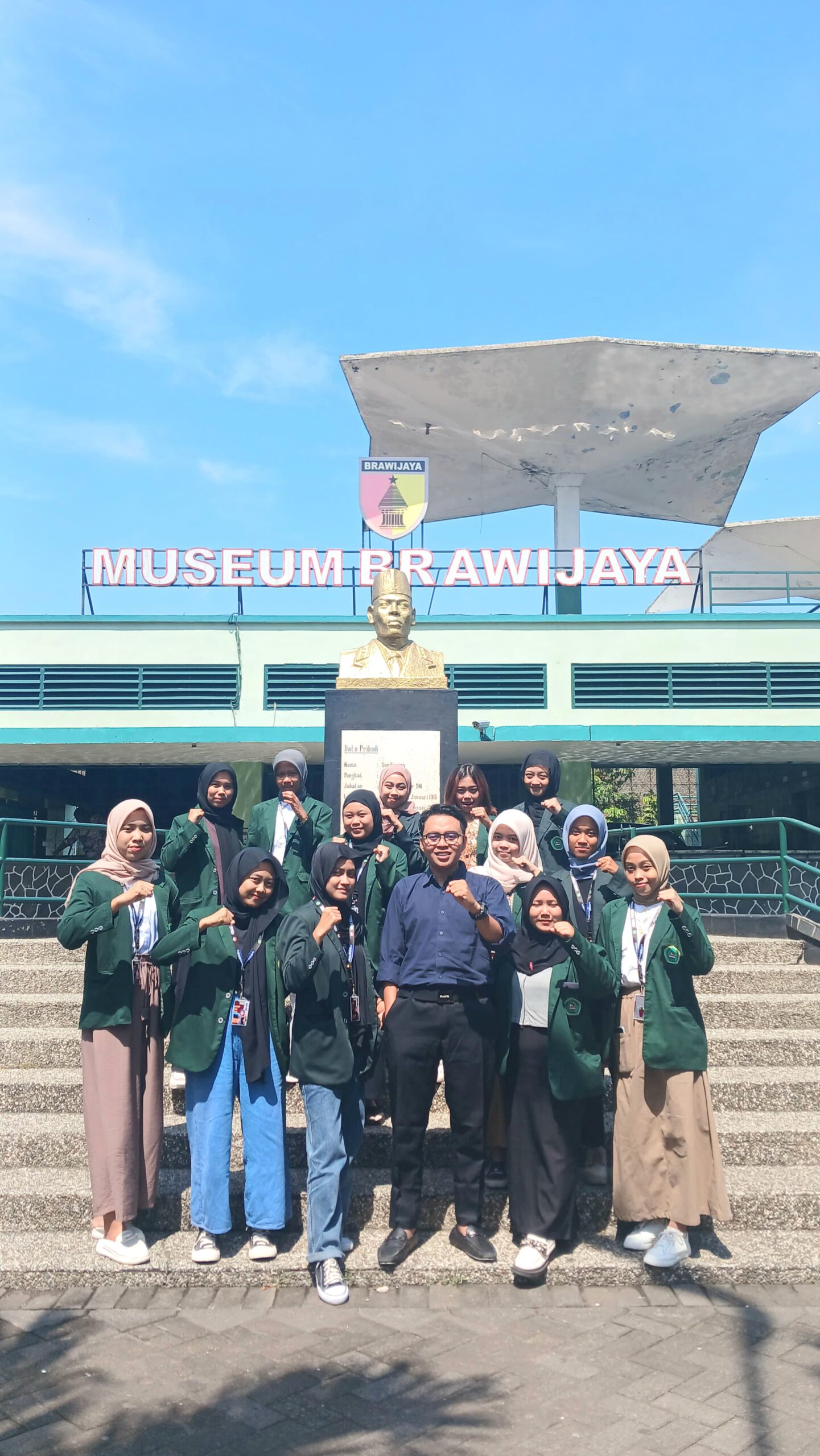 Outing Class di Museum Brawijaya Malang Mahasiswa PPKn 2023/2024